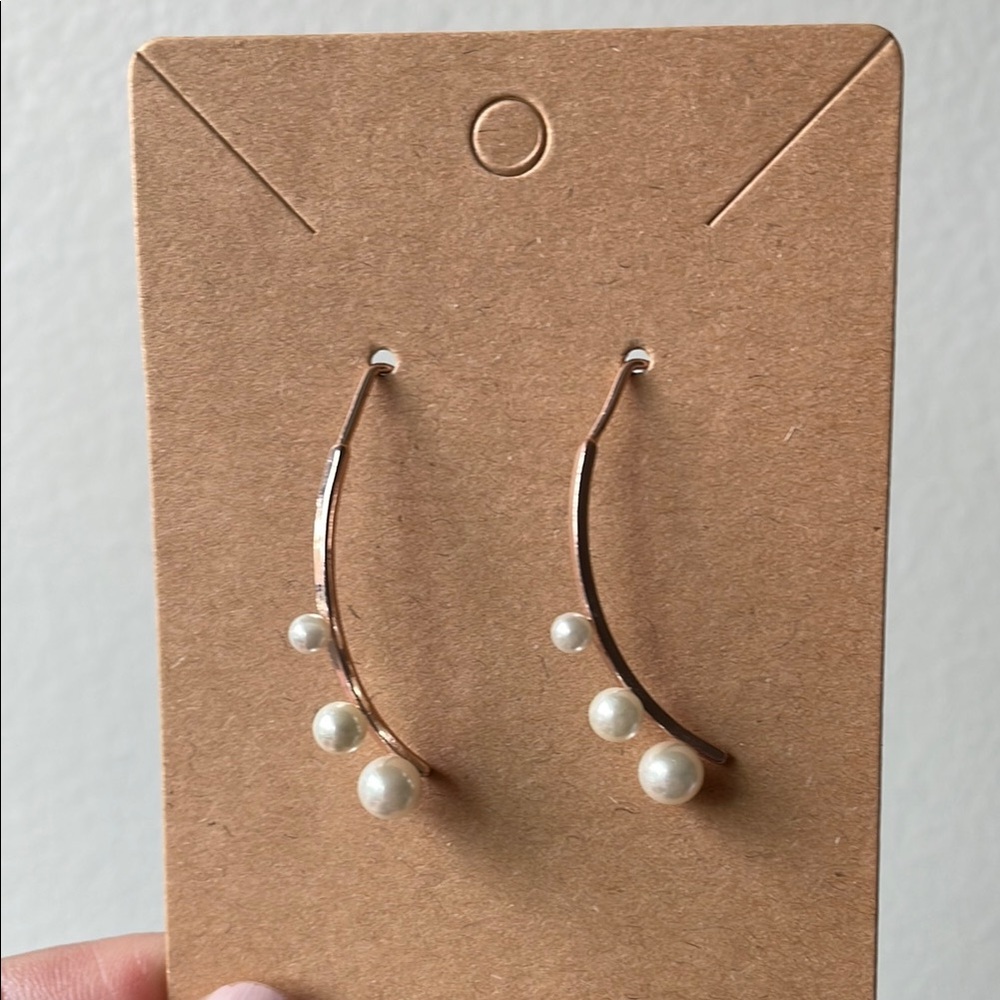 Rose Gold Color Pearl Earings - Picture 2 of 10